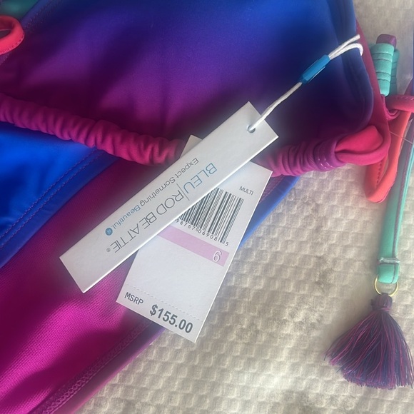 Bleu Rod Beattie Heat of The Moment Triangle Halter Top and Tie Sides Bottom - Picture 8 of 12